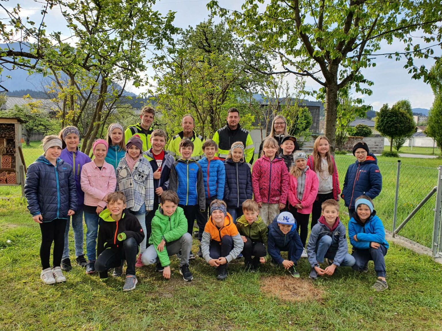 Auf der Blumenwiese hinterm Haus … – 3. Klasse