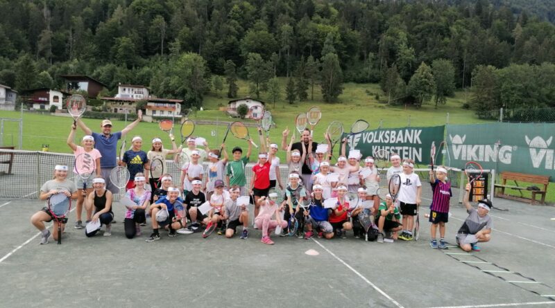 Tennis Nachmittag der 3. Klasse und 4a in Niederbreitenbach