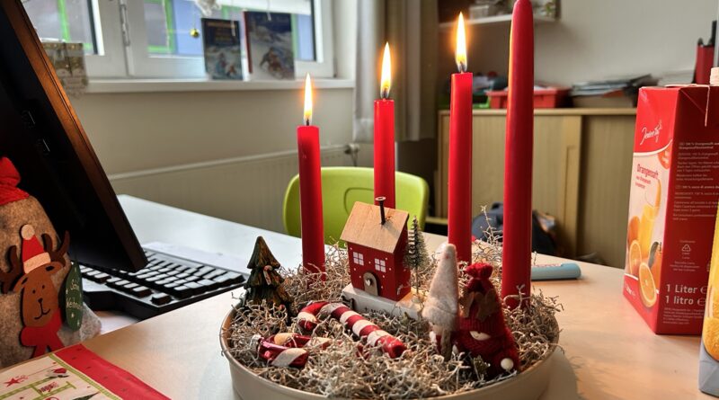 Weihnachtsfrühstück der 2. Klassen