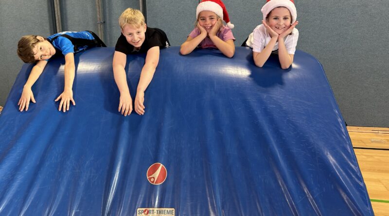 Gerätestationen zum Klettern, Hangeln, Balancieren 3b