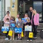 Siegerehrung des Raiba-Malwettbewerbs an der Volksschule